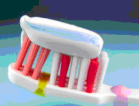 Зубная щетка Уникальный дизайн ручки зубной щетки, которая имеет гибкую часть, изготовлена с учетом требований эргономики и обеспечивает абсолютное удобство ее применения
