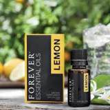 100 % Эфирное масло Лимонное Лимонное масло- одно из самых известных и любимых масел, которое веками использовалось по всему миру для улучшения внешнего вида кожи, очищения,  в качестве духов и бодрящего аромата. 
