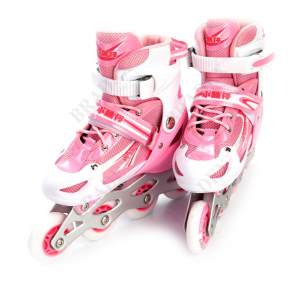 Коньки роликовые детские раздвижные, размер L (розовые) (Roller skates, L (pink)) Надежные ролики приятного розового цвета раздвигаются на три размера. Прочные материалы и надежные крепления – отличительные характеристики, которые уберегут ноги вашего ребенка от травм и позволят ему кататься с большим комфортом.  Плавное скольжение обеспечивают хорошие колеса и устойчивое положение ноги в коньке. Почти невесомые, ролики прочно крепятся на ноге, позволяя кататься малышу без усталости. Кроме того, катание на роликах – замечательный вид спорта, который скрасит свободное время вашего ребёнка. Ускоряясь, пробуя новые трюки или просто наслаждаясь процессом, ребенок и не заметит, как искренне полюбит занятия спортом. Роликовые коньки станут отличным подарком, как для мальчиков, так и для девочек. А так же это хобби, которое сможет сплотить всю семью. Покупайте коньки для себя и своего ребенка и катайтесь дружной семьей на выходных.