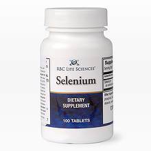 Селен (Selenium) Когда в организме нет селена, нет мощного антиокислительного фермента, а значит, резко возрастает риск атеросклероза, сердечно-сосудистых заболеваний, бронхиальной астмы, ревматоидного артрита, катаракты, колита, псориаза. Селен усиливает защиту организма против вирусов и других патогенных факторов, защищает щитовидную железу.