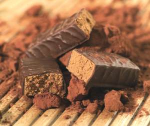 L &amp; Mince Шоколадный батончик Пралине 6 батончиков Шоколадный батончик со сниженным содержанием жиров и углеводов. Обогащен клетчаткой и биотиномю Энергетическая ценность 127 Ккал. Содержит заменители сахара.