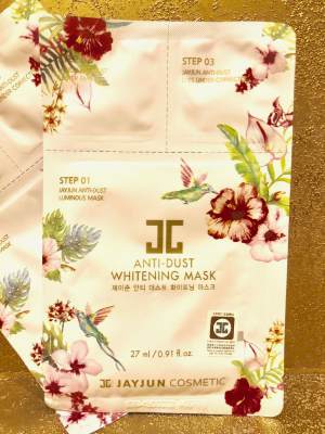 100 шт Трёхступенчатая осветляющая маска JayJun Anti-Dust Whitening Mask Набор очищает поверхность кожи от токсинов и мелкой пыли, защищает от негативного воздействия окружающей среды, восстанавливает липидный барьер кожи и увлажняет.