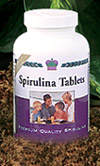Спирулина в таблетках (Spirulina Tablets) 200  Питательный высокоэнергетический продукт на основе спирулины. Эта водоросль содержит ряд особых веществ – биопротекторов, которые способствуют выведению из организма радионуклидов и солей тяжелых металлов. Является рекордсменом по содержанию витамина В12!